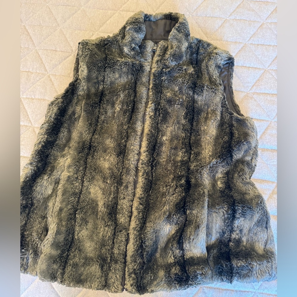 Reversible Gray Fur Vest -S
